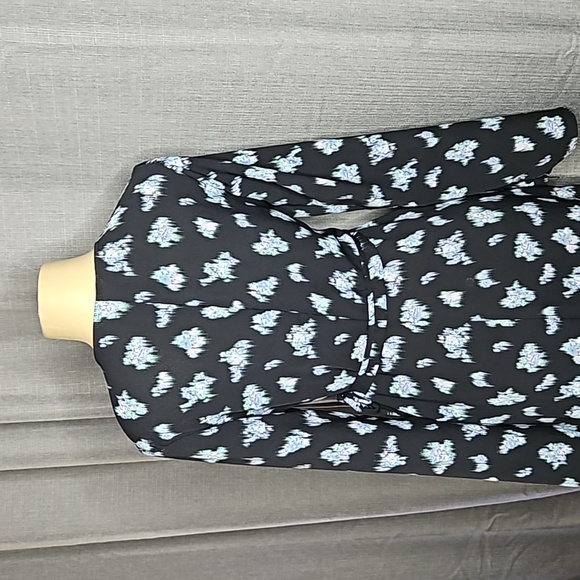 H& M MAXI WRAP DRESS IN BLACK WITH BLUE DESIGN SIZE MEDIUM - Picture 6 of 8